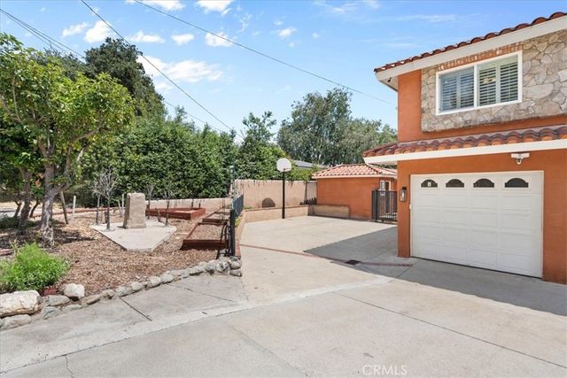 1008 Alamosa Drive, Claremont, CA 91711