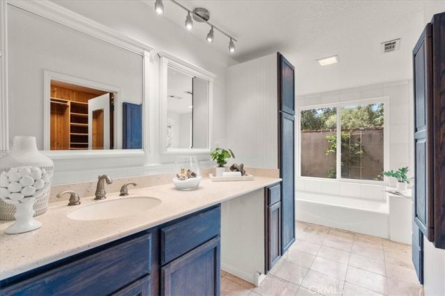 1008 Alamosa Drive, Claremont, CA 91711