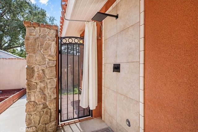 1008 Alamosa Drive, Claremont, CA 91711
