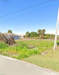 4032 29th ST SW, Lehigh Acres, FL 33976