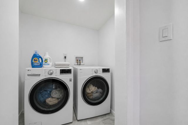 42 PASSAIC AVE, Jc, Heights, NJ 07307
