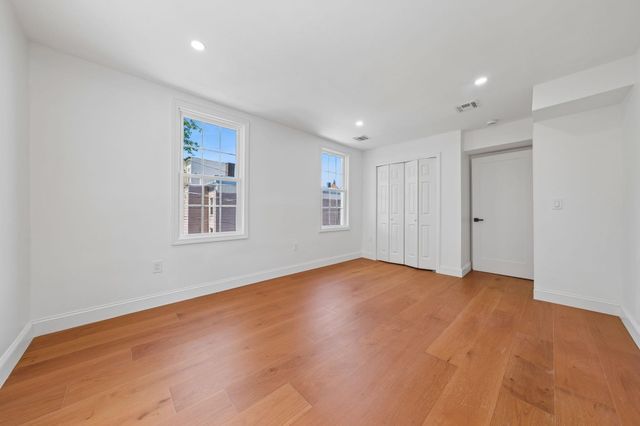 42 PASSAIC AVE, Jc, Heights, NJ 07307