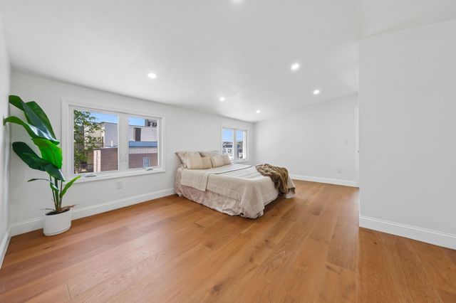 42 PASSAIC AVE, Jc, Heights, NJ 07307
