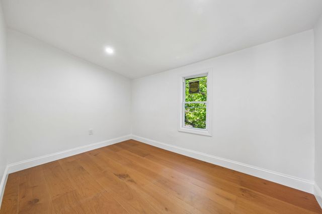 42 PASSAIC AVE, Jc, Heights, NJ 07307