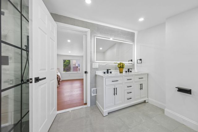 42 PASSAIC AVE, Jc, Heights, NJ 07307