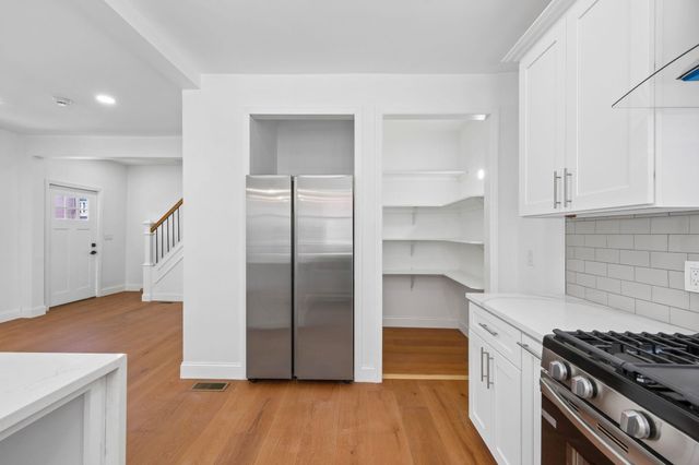 42 PASSAIC AVE, Jc, Heights, NJ 07307