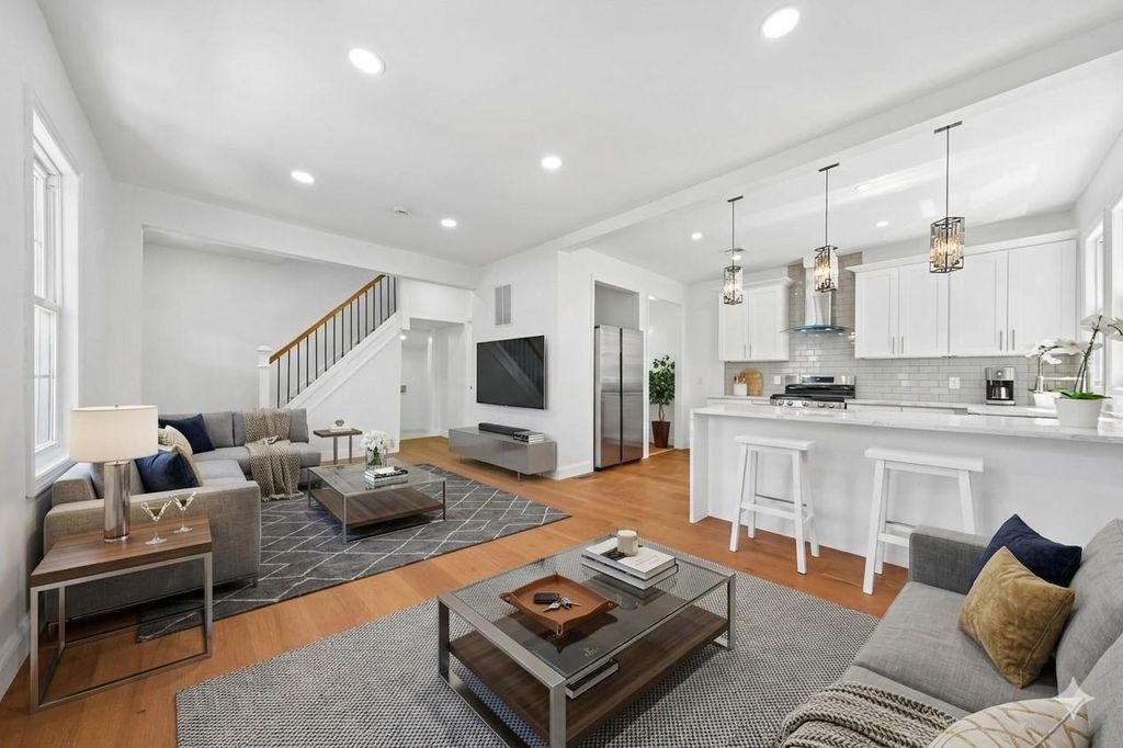 42 PASSAIC AVE, Jc, Heights, NJ 07307