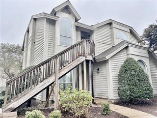 513 E Lake CIR, Chesapeake, VA 23322
