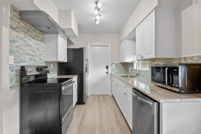 5600 33RD AVENUE N, St Petersburg, FL 33710