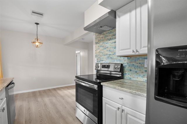 5600 33RD AVENUE N, St Petersburg, FL 33710