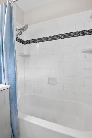 5600 33RD AVENUE N, St Petersburg, FL 33710