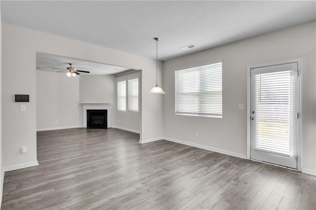 3152 Hawthorn Farm Boulevard, Loganville, GA 30052