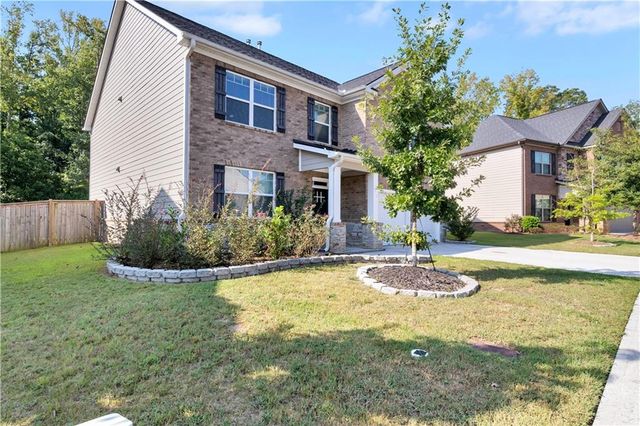 3152 Hawthorn Farm Boulevard, Loganville, GA 30052