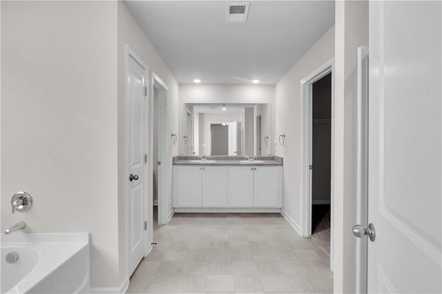 3152 Hawthorn Farm Boulevard, Loganville, GA 30052