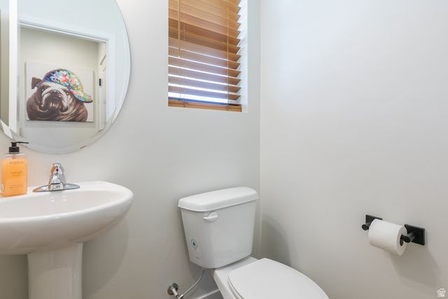 2432 W 3200 S, Syracuse, UT 84075