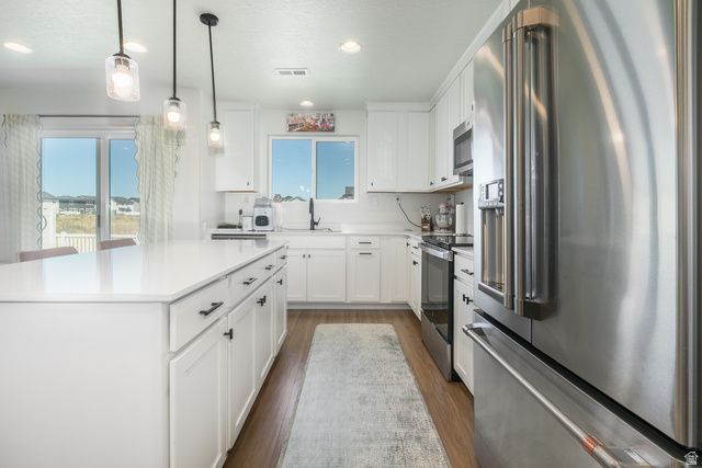 2432 W 3200 S, Syracuse, UT 84075