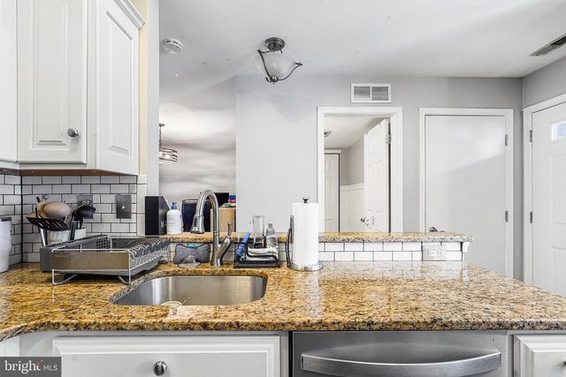 52 FOX MEADOW DR, Sicklerville, NJ 08081