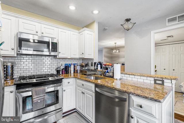 52 FOX MEADOW DR, Sicklerville, NJ 08081