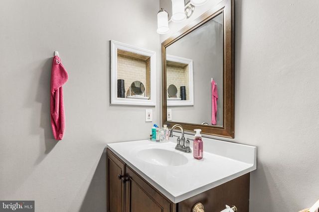 52 FOX MEADOW DR, Sicklerville, NJ 08081