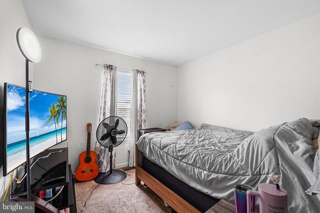 52 FOX MEADOW DR, Sicklerville, NJ 08081