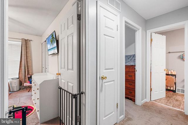 52 FOX MEADOW DR, Sicklerville, NJ 08081