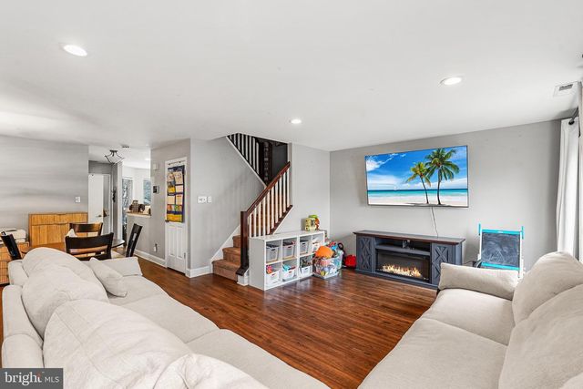 52 FOX MEADOW DR, Sicklerville, NJ 08081