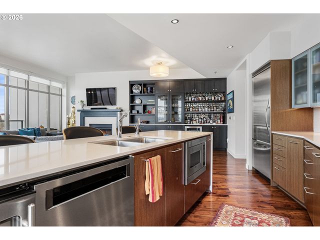 1310 Nw NAITO Pkwy 1001, Portland, OR 97209