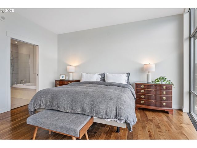 1310 Nw NAITO Pkwy 1001, Portland, OR 97209
