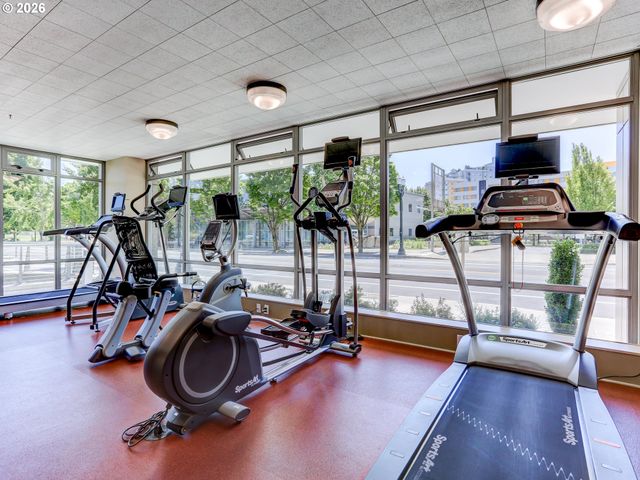 1310 Nw NAITO Pkwy 1001, Portland, OR 97209