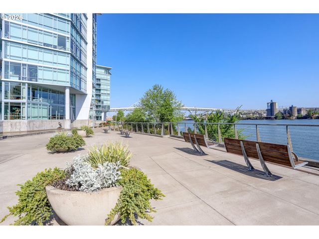 1310 Nw NAITO Pkwy 1001, Portland, OR 97209