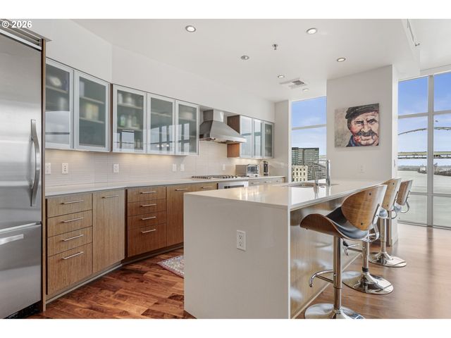 1310 Nw NAITO Pkwy 1001, Portland, OR 97209