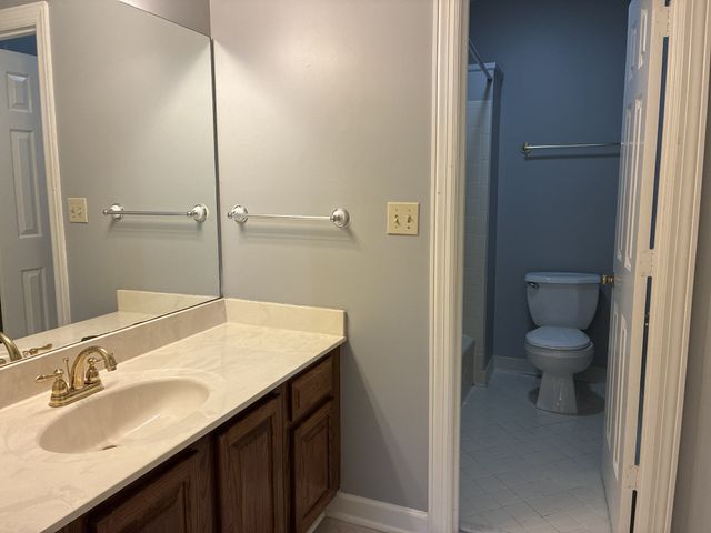 2044 Graybar Ln, Nashville, TN 37215
