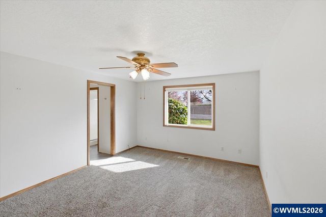 4149 Evergreen St SE, Albany, OR 97322