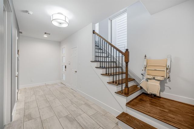 2324 Camden Drive C, Houston, TX 77021