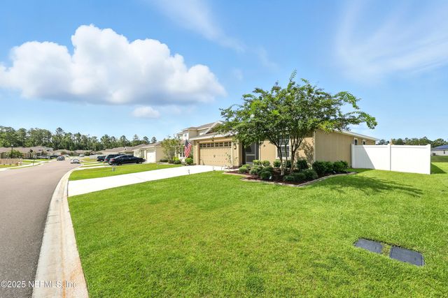 8648 LAKE GEORGE Circle E, Macclenny, FL 32063