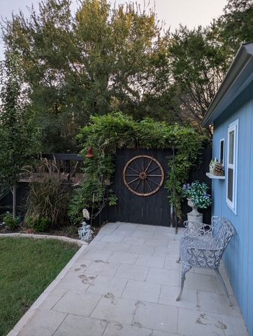 1136 Ridgeview Circle, Granbury, TX 76048