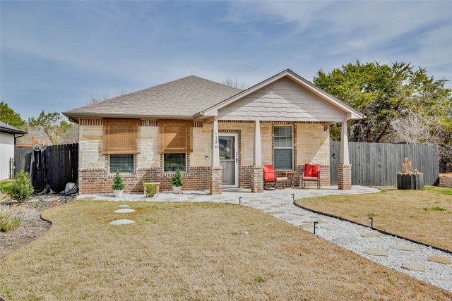 1136 Ridgeview Circle, Granbury, TX 76048