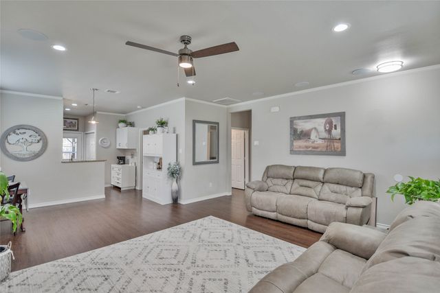 1136 Ridgeview Circle, Granbury, TX 76048