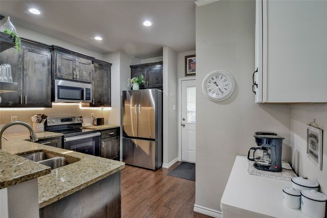 1136 Ridgeview Circle, Granbury, TX 76048