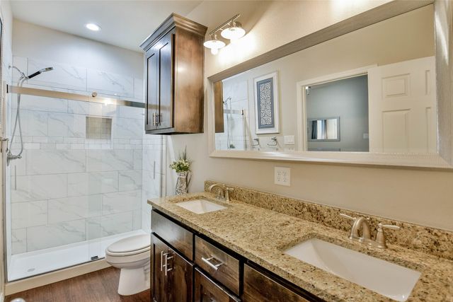 1136 Ridgeview Circle, Granbury, TX 76048