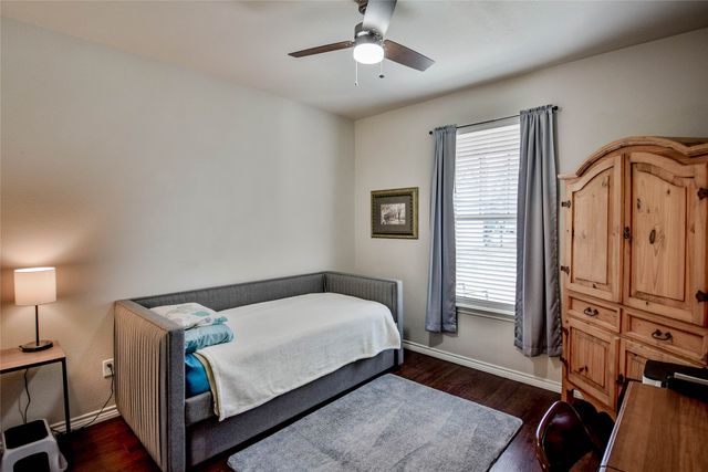 1136 Ridgeview Circle, Granbury, TX 76048