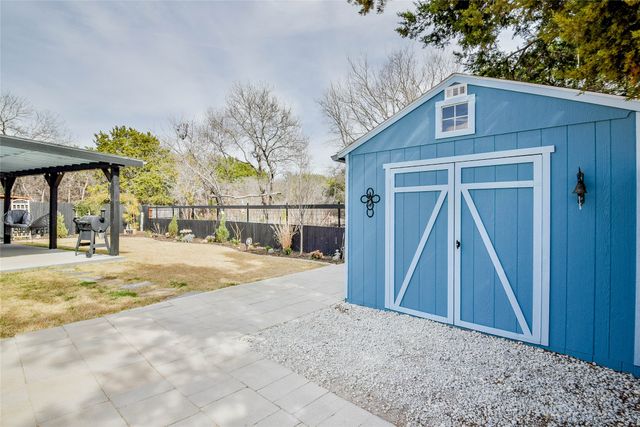 1136 Ridgeview Circle, Granbury, TX 76048