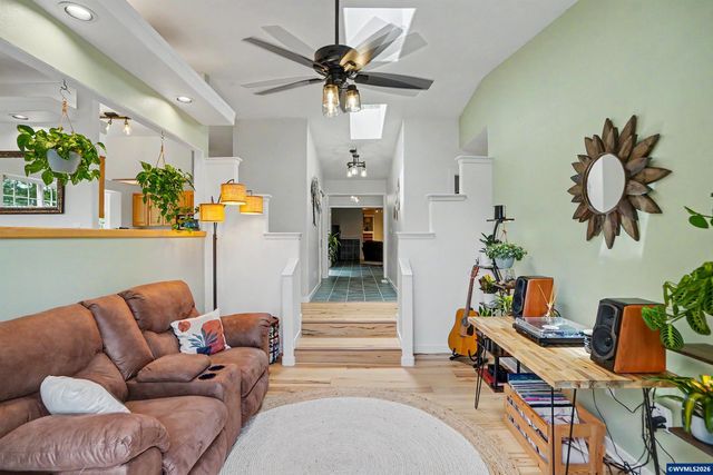 24258 Columbine Dr, Philomath, OR 97370