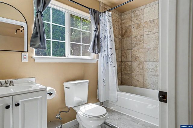 24258 Columbine Dr, Philomath, OR 97370
