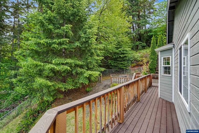 24258 Columbine Dr, Philomath, OR 97370