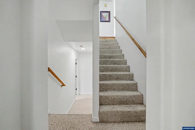 24258 Columbine Dr, Philomath, OR 97370