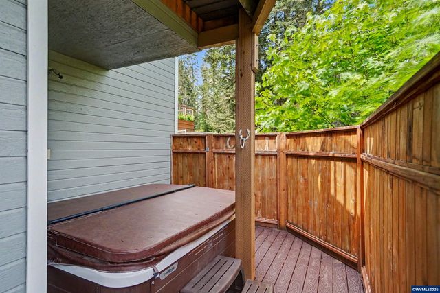 24258 Columbine Dr, Philomath, OR 97370