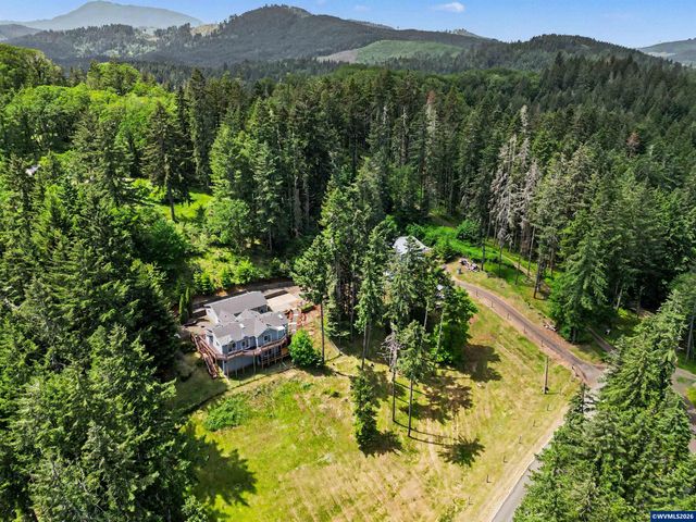 24258 Columbine Dr, Philomath, OR 97370