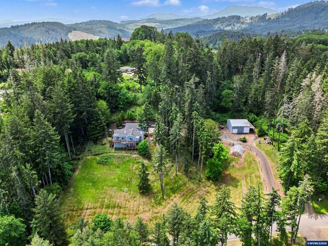 24258 Columbine Dr, Philomath, OR 97370
