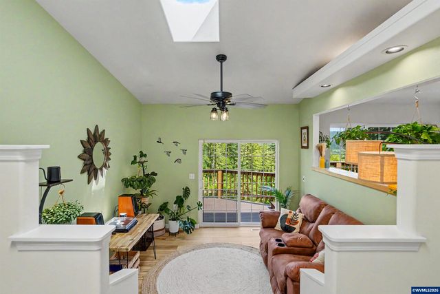 24258 Columbine Dr, Philomath, OR 97370